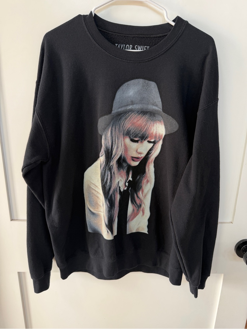 Taylor Swift L Black Sweater Sweatshirt